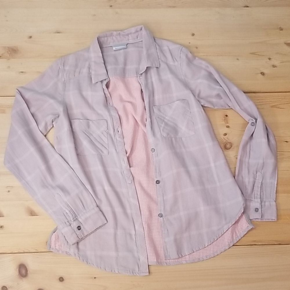 Colombia dusty pink camp shirt, size Small 🏕